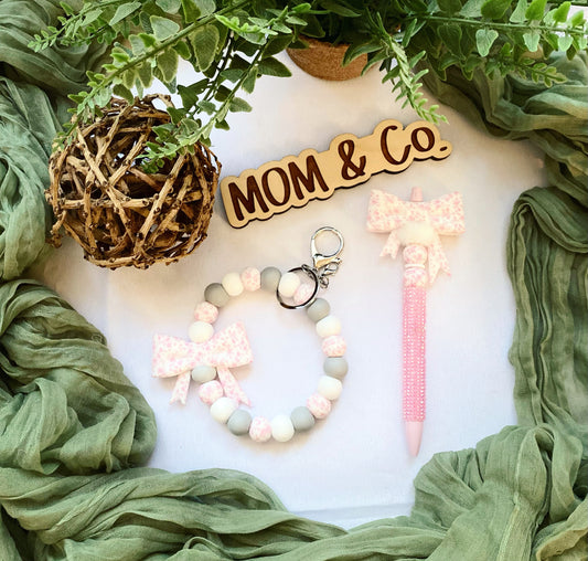 Pink Petal / Gray Bow Bead Wristlet and Pen