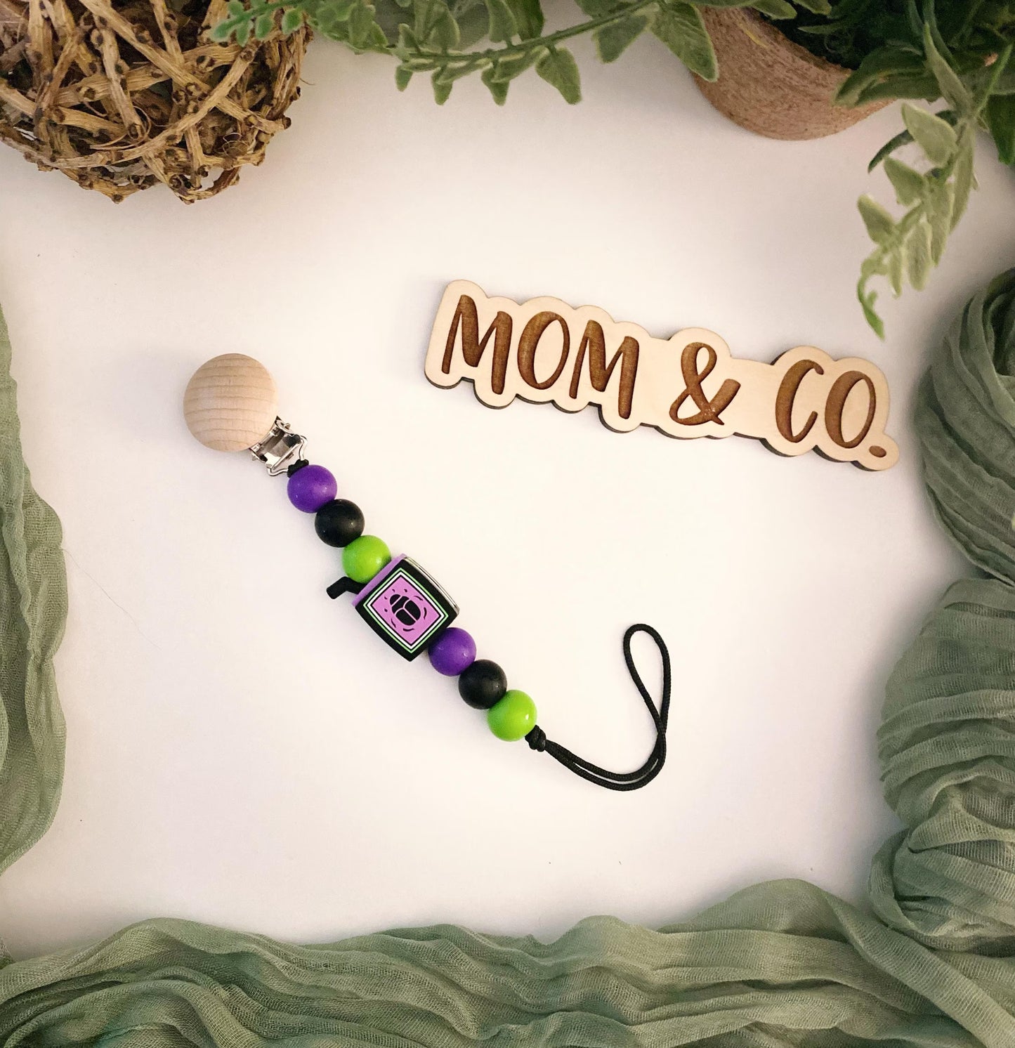 BeetleJuice Pacifier Clip